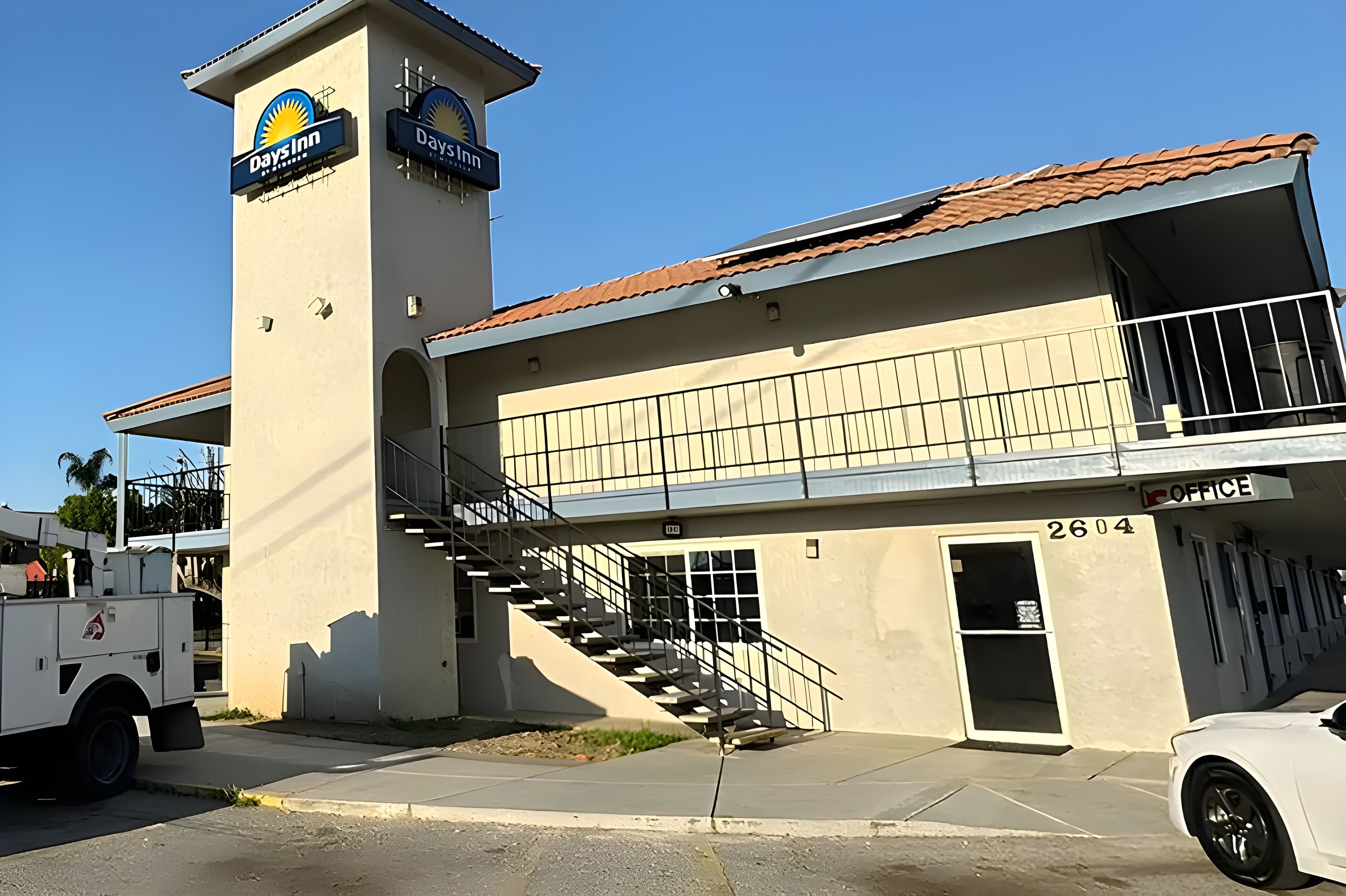 Photo - Days-Inn by Wyndham Bakersfield