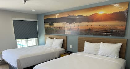 Days Inn by Wyndham Bakersfield