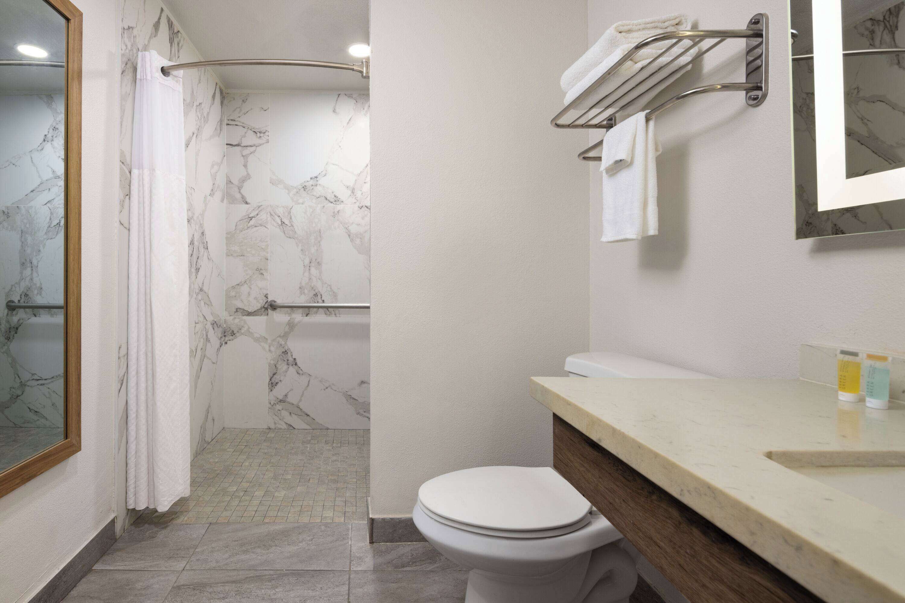 Photo - Days-Inn by Wyndham Bakersfield