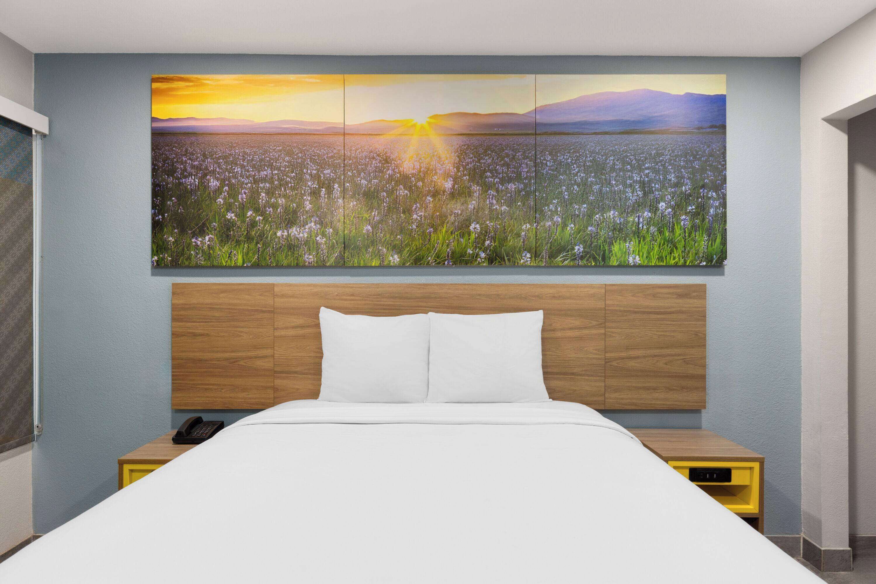 Bureau, espace de travail pour ordinateur portable, Wi-Fi gratuit