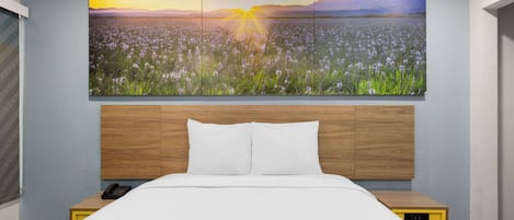 Kamer, 1 queensize bed, toegankelijk voor mindervaliden (Mobility/Hearing, Tub w/ Grab Bars) | Een bureau, een laptopwerkplek, gratis wifi