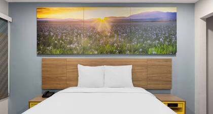 Days Inn by Wyndham Bakersfield