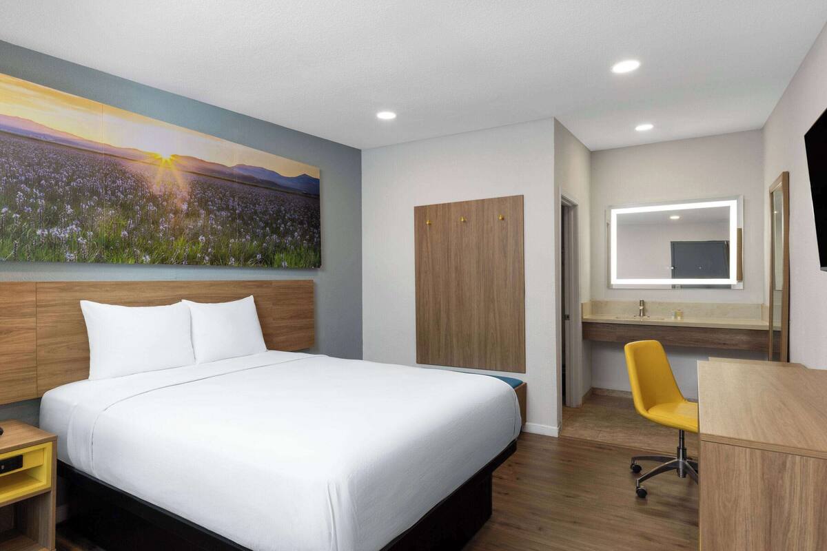 Kamar, 1 Tempat Tidur Queen, Bebas Asap Rokok | Meja kerja, ruang kerja ramah laptop, dan Wi-Fi gratis