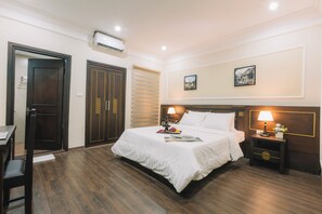 Ropa de cama de alta calidad, colchones con pillow-top y minibar 