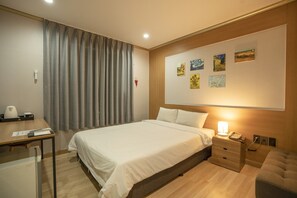 Standard Double Room | Blackout drapes, free WiFi - Jeju Stay (Jeju City)