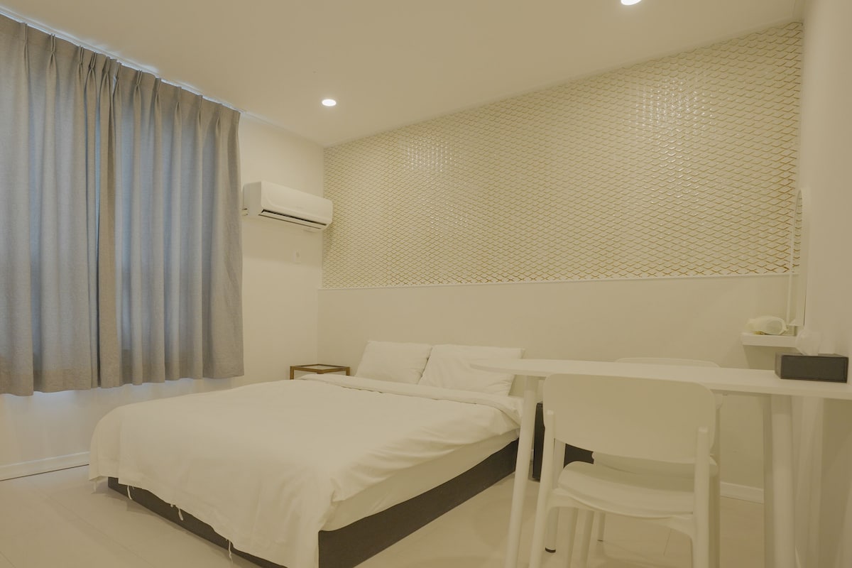 Standard Double Room | Blackout drapes, free WiFi