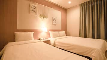 Deluxe Twin Room | Blackout drapes, free WiFi