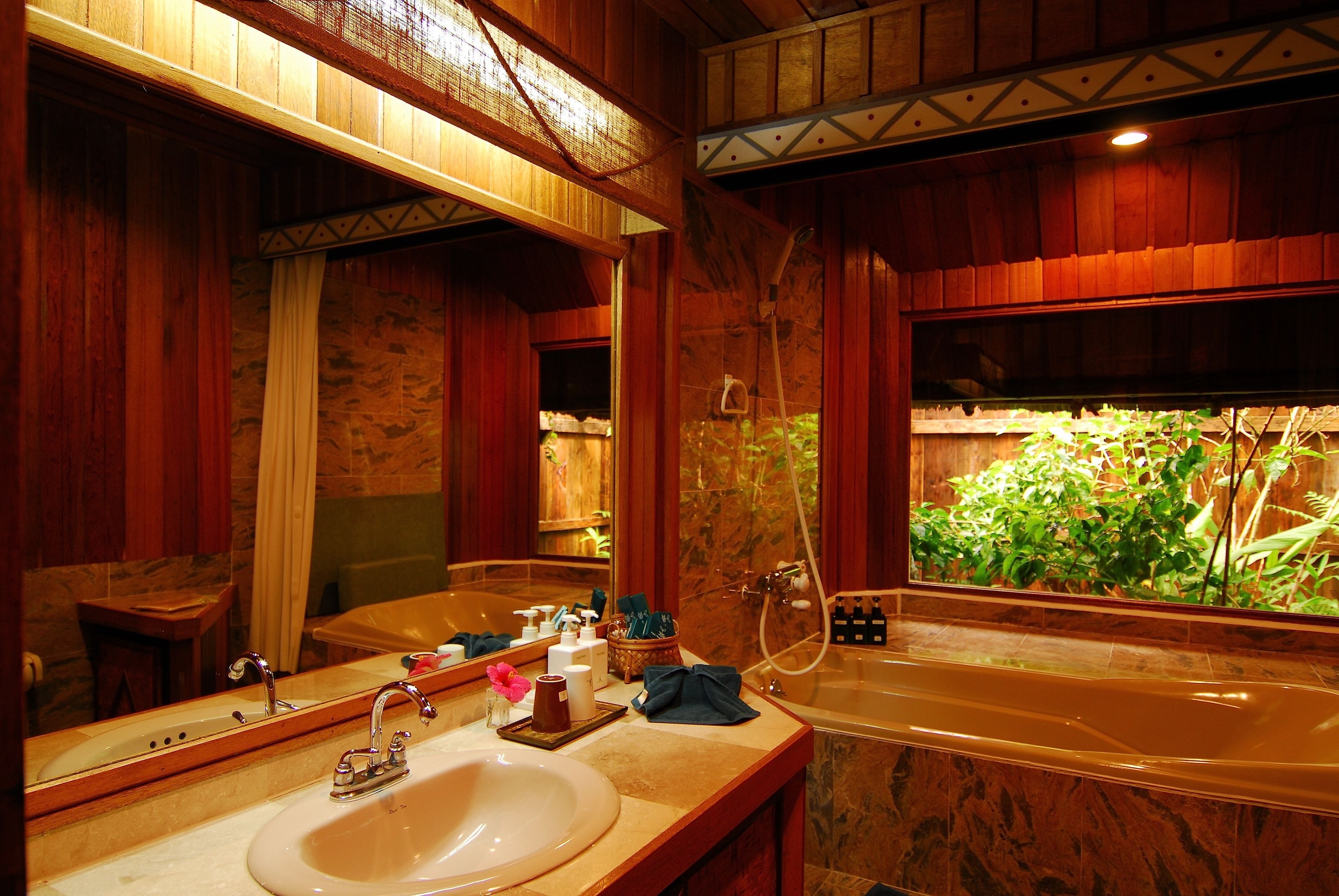 superior room | bathroom | free toiletries, hair dryer, slippers, towels