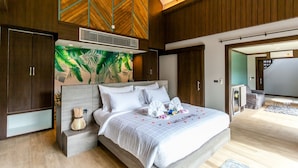 Deluxe Villa With Pool View | มินิบาร์, ตู้นิรภัยในห้องพัก, โต๊ะทำงาน, ห้องเก็บเสียง