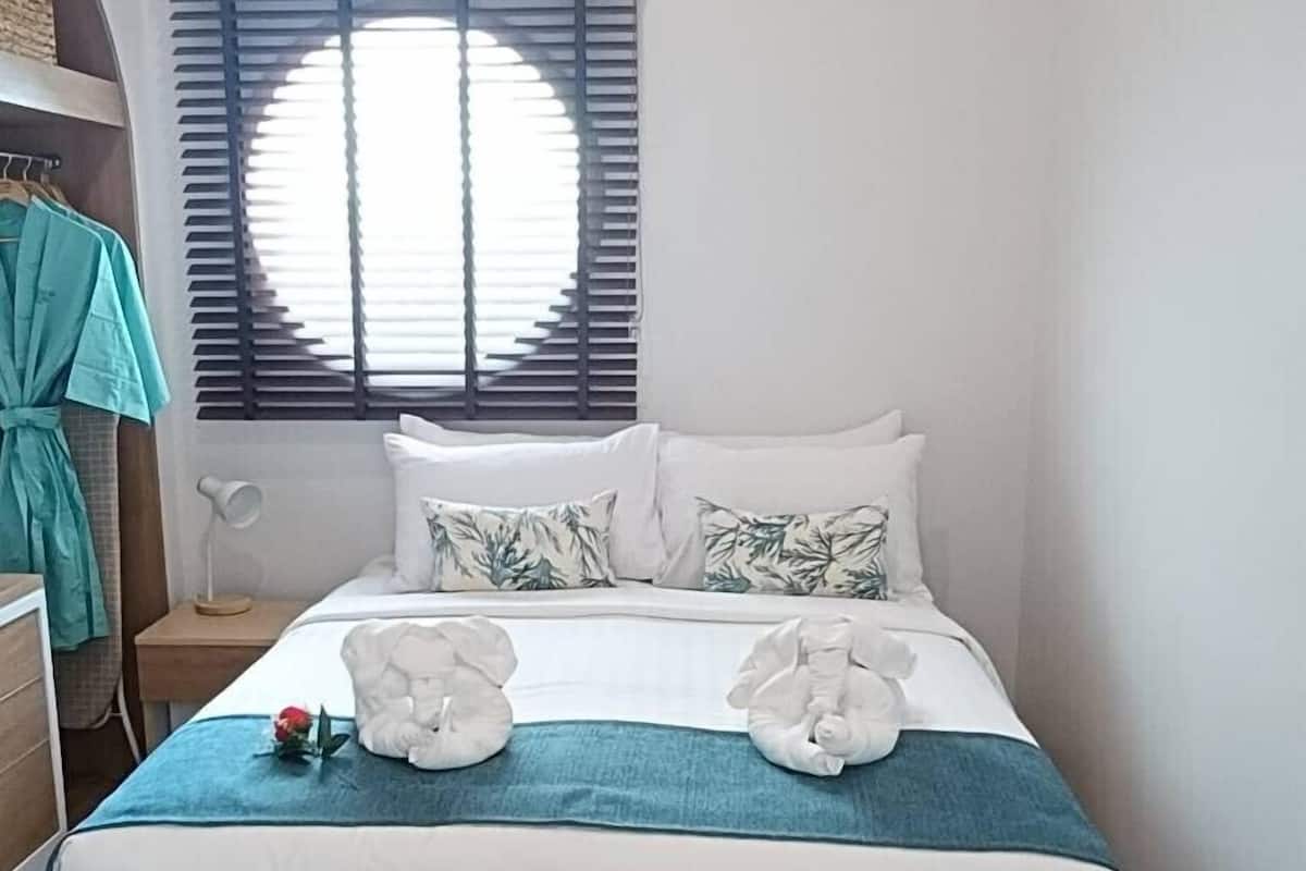 Maya Villa Sea View | Minibar, in-room safe, desk, soundproofing