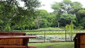 Daily cooked-to-order breakfast (USD 15 per person)