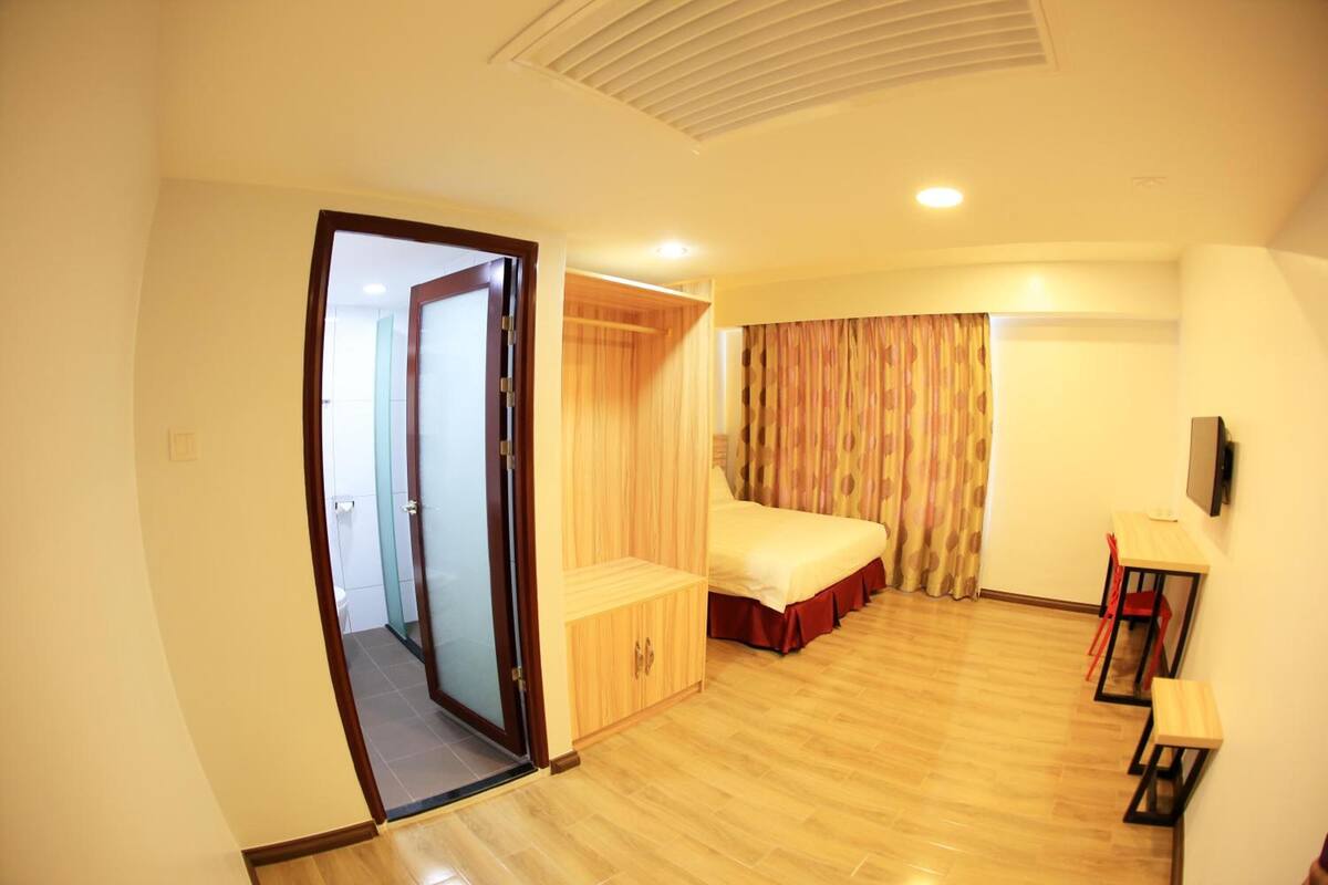 in-room safe, desk, soundproofing, iron/ironing board