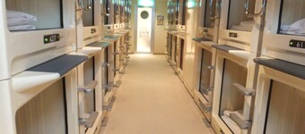 Capsule Hotel Wellbe Sakae - Caters to Men