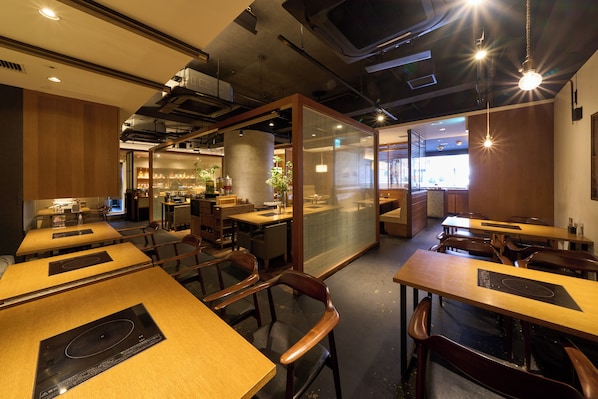 Breakfast, lunch, dinner served; Japanese cuisine