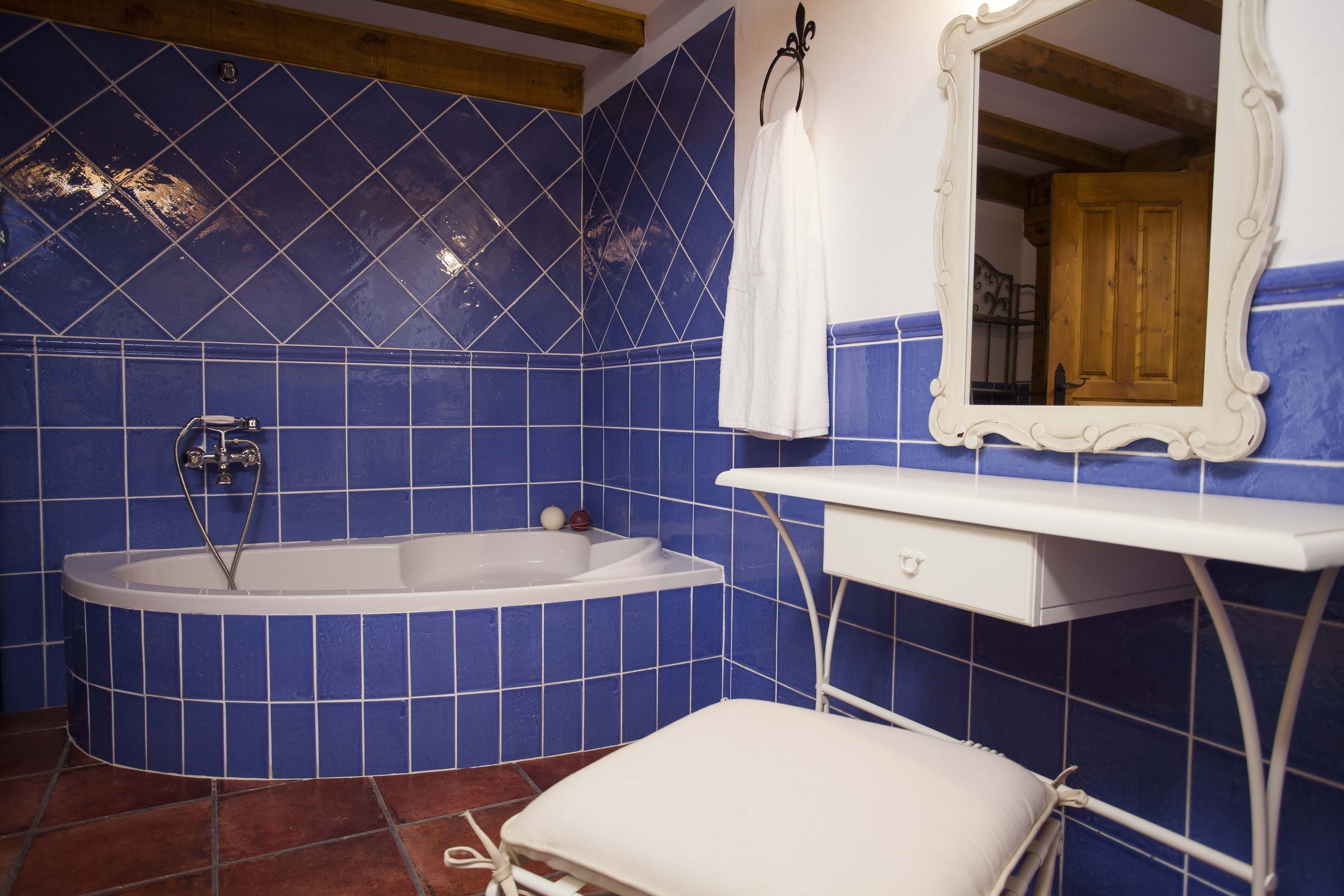 family quadruple room | bathroom | free toiletries, hair dryer, towels
