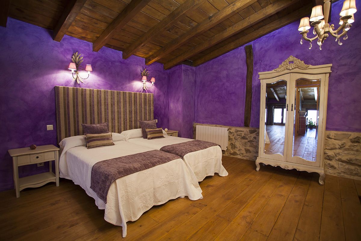 Habitación doble | Ropa de cama de alta calidad, minibar, escritorio y cortinas blackout 