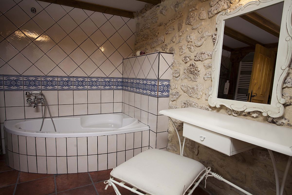 family quadruple room | bathroom | free toiletries, hair dryer, towels