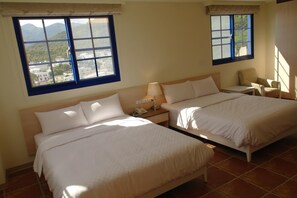 Ropa de cama de alta calidad, escritorio y cortinas blackout 