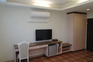 Twin Room, 2 Twin Beds, Ocean View | Premium bedding, desk, blackout drapes, free WiFi - The Forget Worry Villa (Taimali)