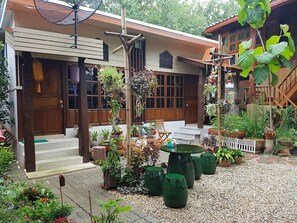 Double Room  | 住宿正面