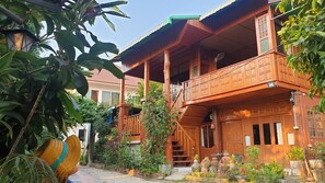 Deluxe King Room | 办公桌、免费 WiFi、床单