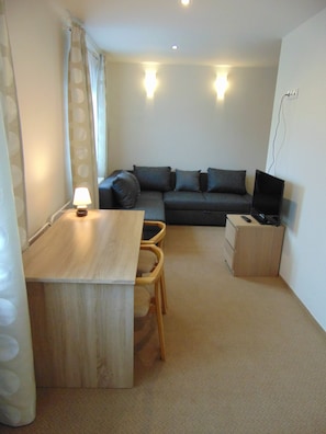 In-room safe, desk, free cots/infant beds, free WiFi - Hotel Isora (Ostrava)