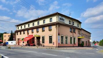 Front of property - evening/night