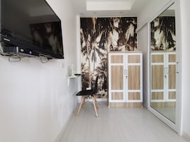 Habitación individual superior, 1 cama doble, no fumadores, vistas al jardín | Ropa de cama hipoalergénica, mobiliario individual, escritorio