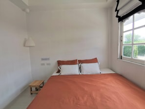 Superior-Einzelzimmer, 1 Doppelbett, Nichtraucher, Gartenblick | Allergikerbettwaren, individuell eingerichtet, Schreibtisch