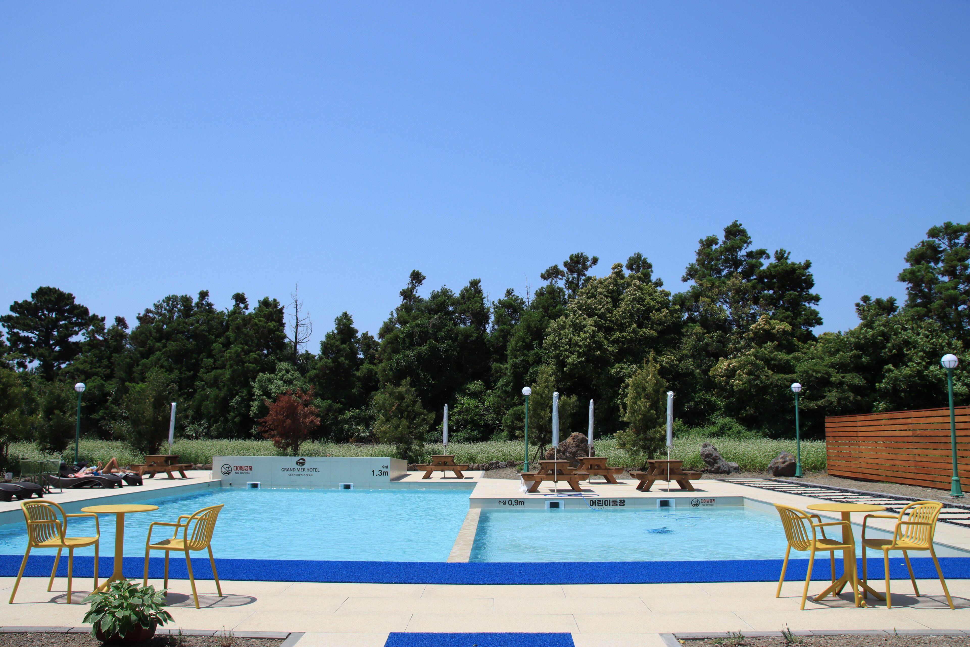 desk, blackout curtains, free wifi, bed sheets