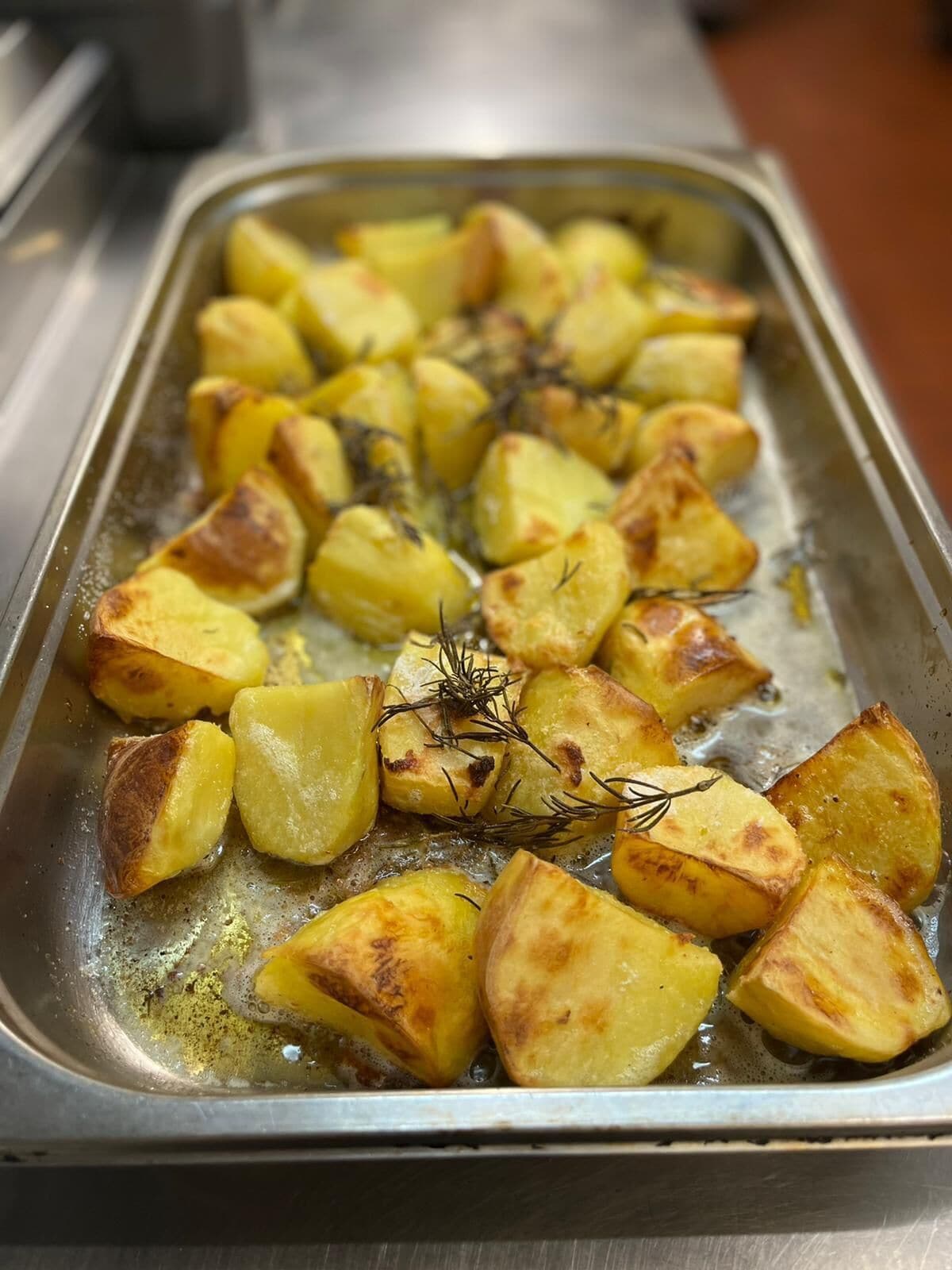 breakfast, lunch, dinner served; british cuisine