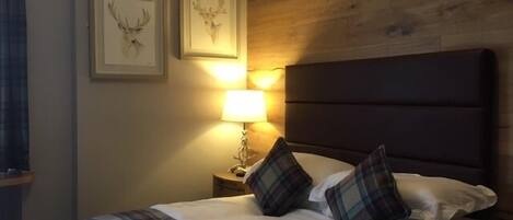 Deluxe Double Room, 1 Double Bed | Desk, iron/ironing board, free WiFi, bed sheets