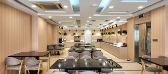 Shanghai Joyful Star Hotel