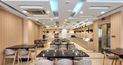 Shanghai Joyful Star Hotel