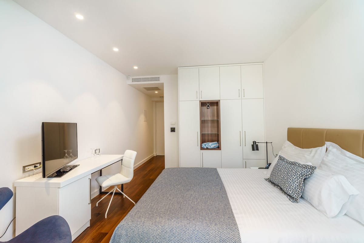 Superior Oda, Bahçeli | Kaliteli yatak takımı, minibar, odada kasa, masa