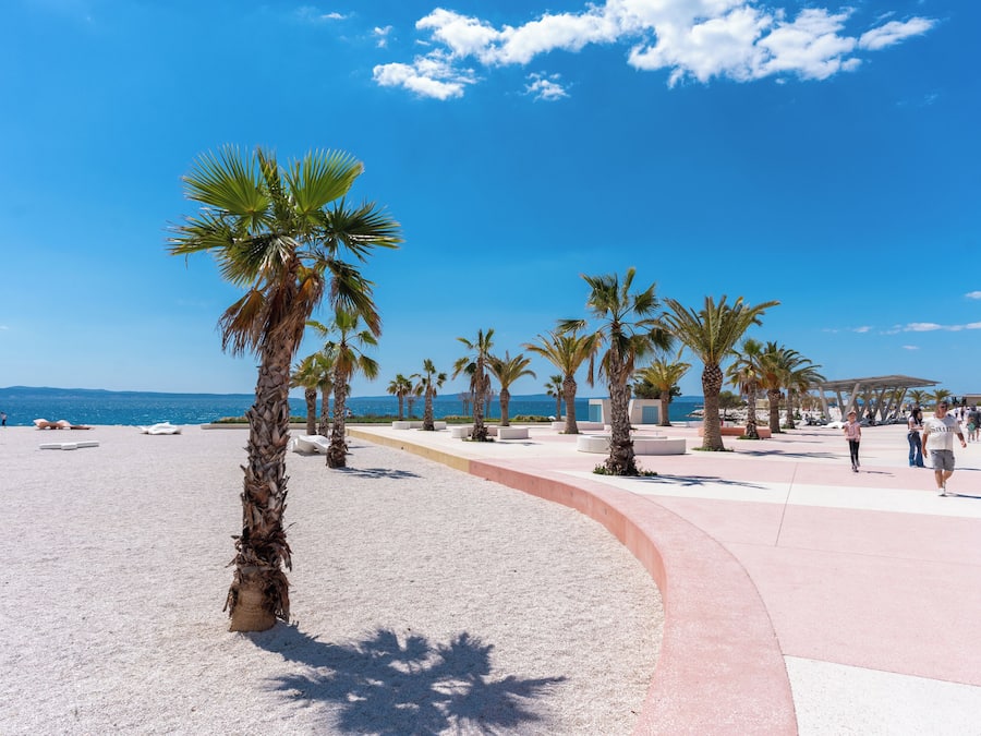 Una spiaggia nelle vicinanze
