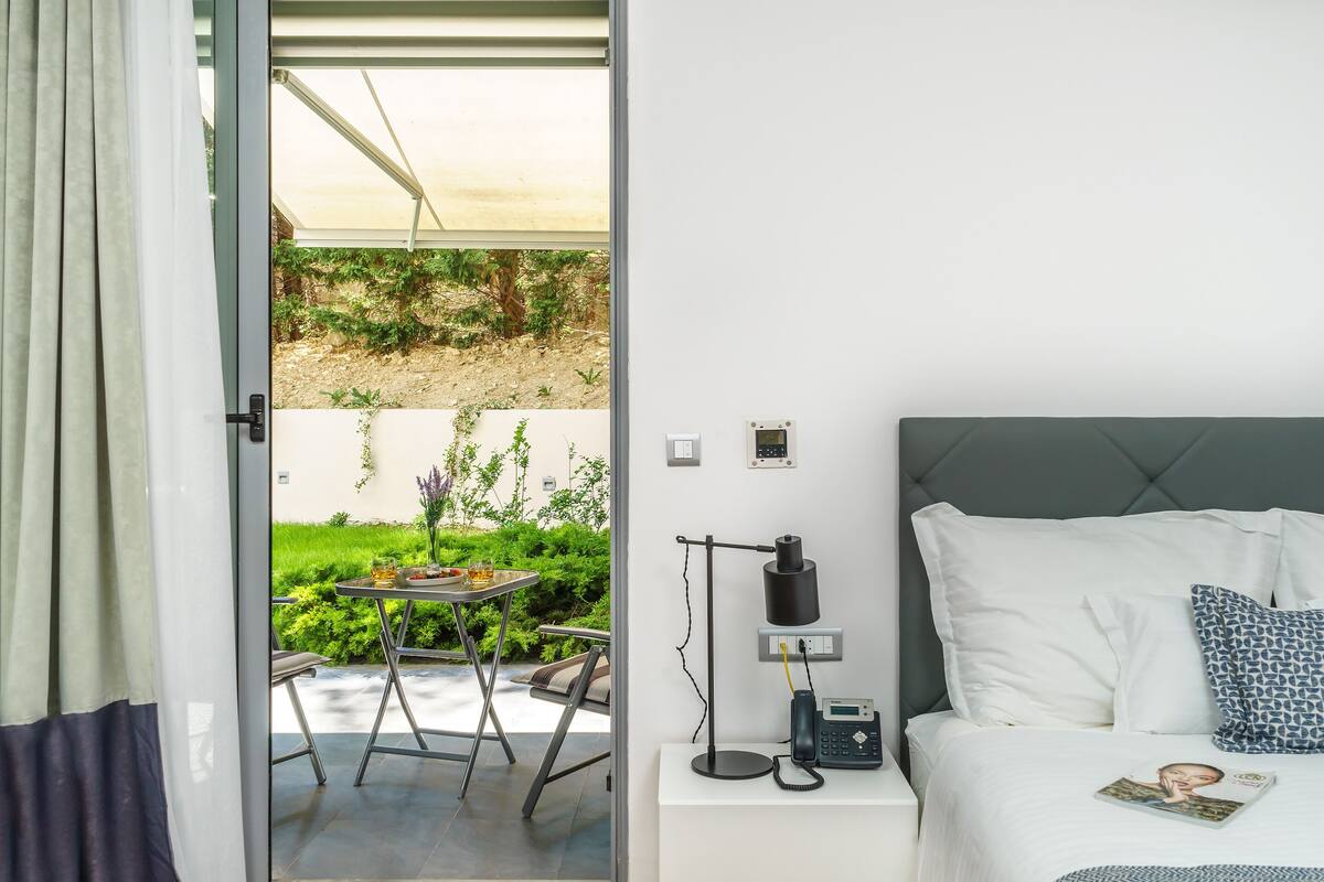 Deluxe Süit, Havuz Kullanımı, Bahçeli | Bahçe manzarası