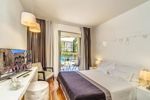 Premium bedding, minibar, in-room safe, desk - Oasis Life (Split)