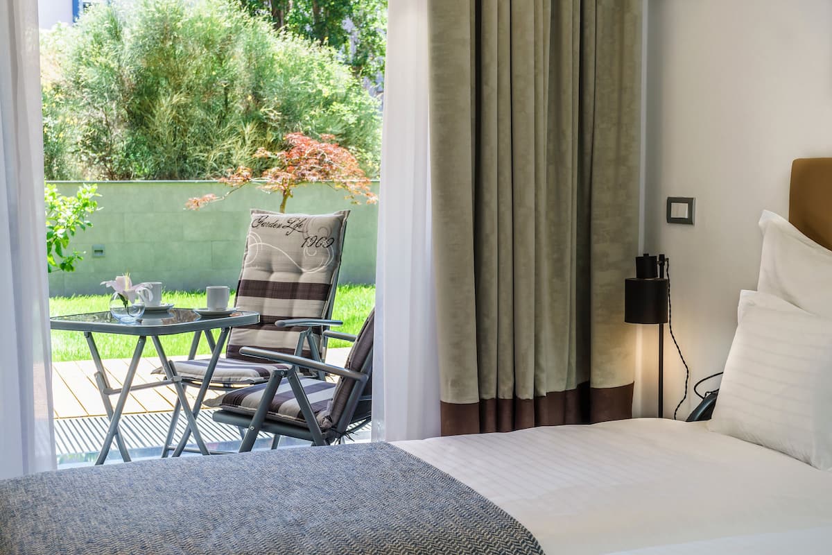 Superior Oda, Bahçeli | Odadan manzara