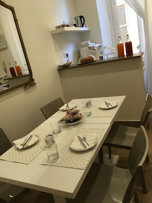 Petit déjeuner compris tous les jours