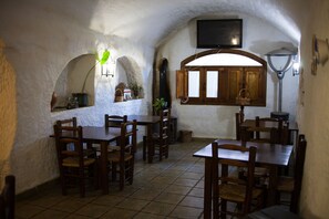 Dining - Hotel Cuevas Abuelo Ventura (Guadix)