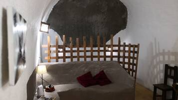 Habitació quàdruple familiar, diversos llits, vistes a la muntanya | Cortines opaques, habitacions insonoritzades i roba de llit