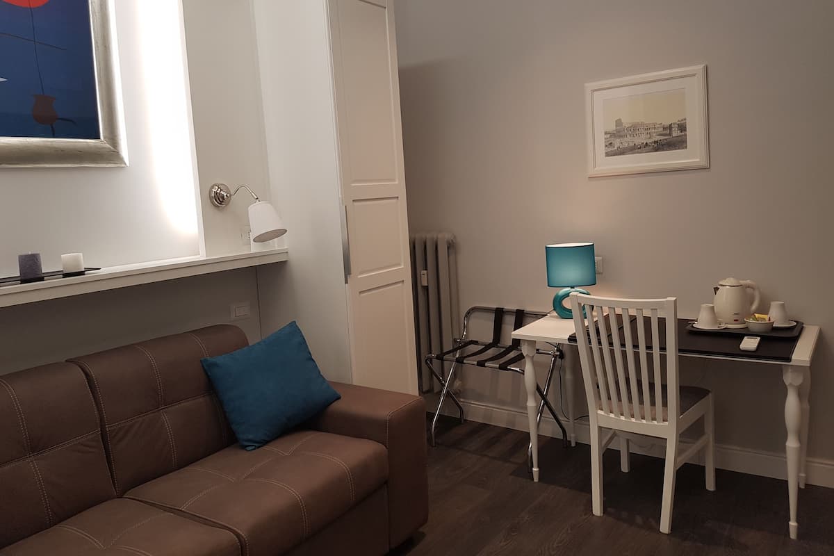 Junior Suite, 2 Bedrooms, Non Smoking, City View