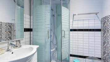 Superior-Doppelzimmer | Dusche im Bad