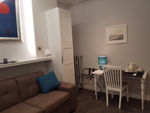 Flat-screen TV - Residenza Vatican Suite (Rome)