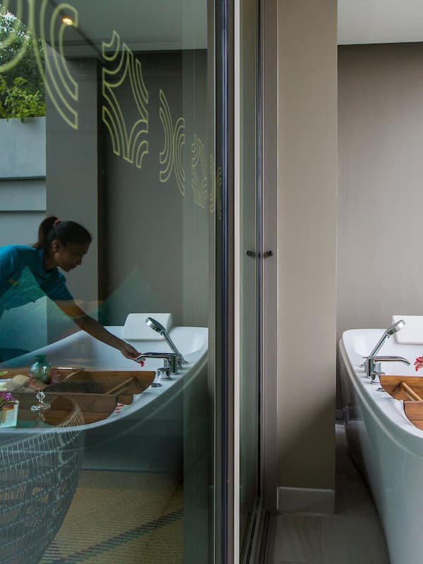 Grand Deluxe Jacuzzi | Balcony view
