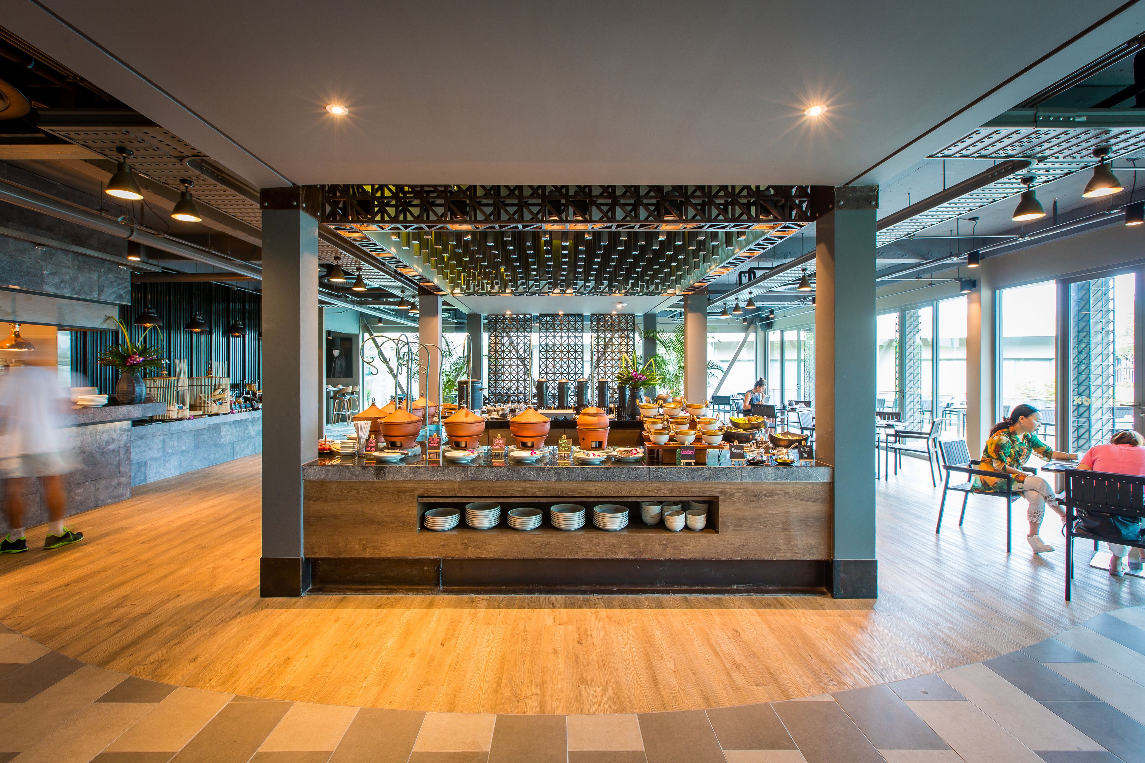 daily buffet breakfast (thb 550 per person)