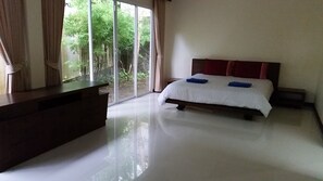 Luxury 5 Bedrooms Private Pool Villa | 5 bedrooms, in-room safe, desk, blackout drapes - Viewpoint Villa (Kathu)