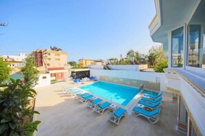 Outdoor pool, pool umbrellas, sun loungers - Asel Hotel (Kemer)