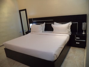 In-room safe, desk, iron/ironing board, free WiFi